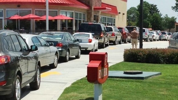 Fast-food drive-thru lanes speed up as fewer drivers wait in line